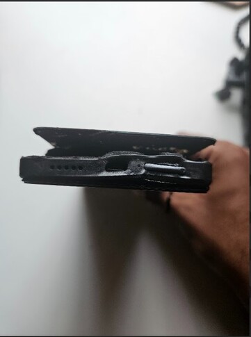 A felrobbantott Xiaomi Redmi Note 13 Pro 5G alulnézetből (Kép forrása: Sri Varshan; screenshot)