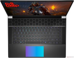 Visszatekintés: Dell Alienware x16 R2 P120F