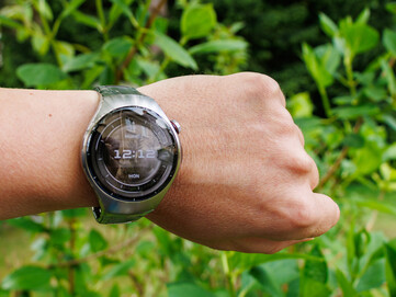 Watch 5 (46 mm) kültéren