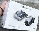 A DJI a jelek szerint már megkezdte a Mini 5 Pro kiskereskedelmi példányainak kiszállítását az influencereknek. (Kép forrása: Reddit)