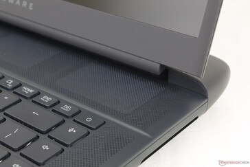 A "Zero Hinges" kialakítás jobban illeszkedik a laptop többi részéhez, és merevebbnek tűnik, mint a korábbi kialakítás