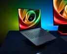 A 2025 Razer Blade 14 a kis és vékony formája ellenére is a legjobb versenyzőnek számít (Kép forrása: Razer)