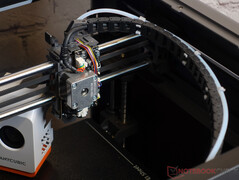 Extruder szerelvény (fedél eltávolítva)