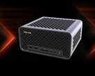 Az FA80G akár AMD Ryzen 9 9950X3D processzorral is kapható. A képen: a mini PC elülső részét ábrázoló promóciós kép (szerkesztett).