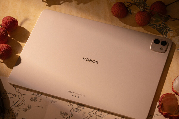 A Honor MagicPad kinézetét bemutató fotó. (Kép forrása: Digital Chat Station)