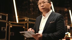 Míg a Mate XT-k a Apple's iPhone 17 előtt fognak megjelenni, a Samsung Galaxy háromszoros valószínűleg szeptember végén követi őket. (Kép forrása: Huawei)