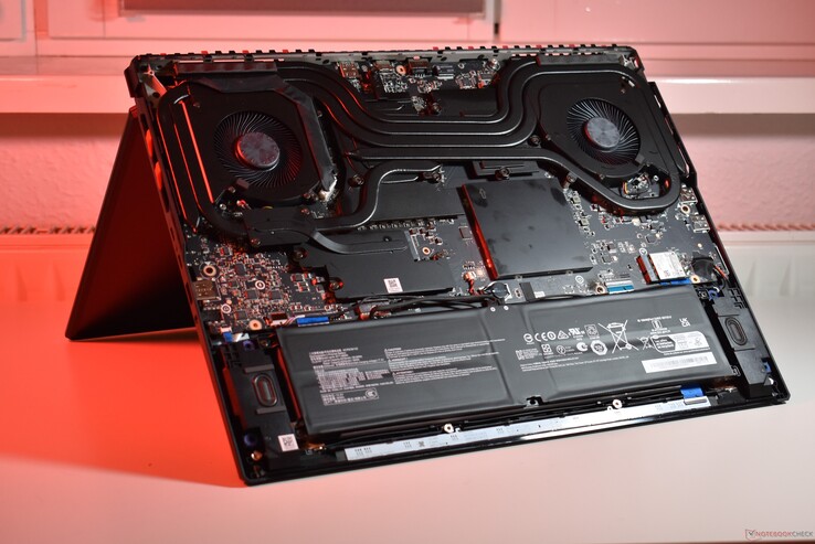 MSI Raider A18: Belső tulajdonságok