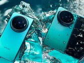 A Vivo X Fold6 már a piacra dobás előtt gyönyörűen megkomponált képeken és egy promóciós videóban is megtekinthető – a türkizkék mellett más színváltozatokban is.