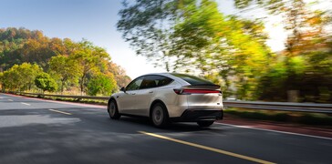 Tesla Model Y L US 1