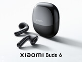 A Xiaomi Buds 6 a három megjelenési szín egyikében.
