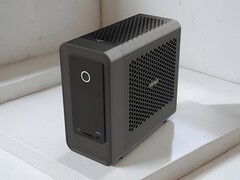 A Zotac ZBox Magnus One SFF játék PC RTX 5070 Ti GPU-val és Core Ultra 7 265 CPU-val rendelkezik. (Kép forrása: ITHome, szerk.)