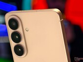 Egy koreai jelentés szerint a Samsung megerősítette, hogy a Galaxy S27 Ultra csak háromkamerás rendszert fog kínálni.