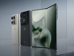 A Razr Fold a Blackened Blue és a Lily White Pantone-tanúsítású színekben kapható. (Kép forrása: Motorola)