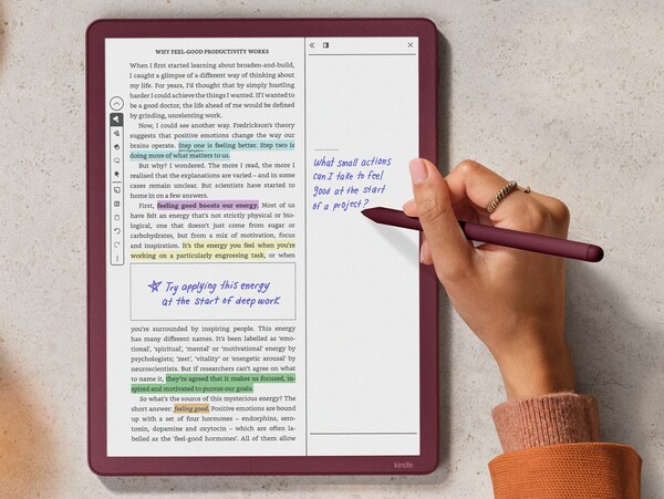 A Kindle Scribe Colorsoft egy prémium tollat tartalmaz a dobozban. (Kép forrása: Amazon)