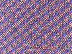 A matt OLED panel sajnos nem olyan éles, mint a legtöbb más OLED panel, amelyek általában fényesek