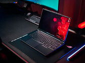 XMG Neo 16 A25 (kép forrása: Notebookcheck)