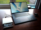 Asus VivoBook 18 laptop felülvizsgálat: A kijelző szörnyeteg alig 1000 dollárért
