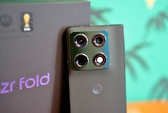 A Motorola Razr Fold mindent megtesz azért, hogy a legjobb kamerával felszerelt összecsukható okostelefon legyen.