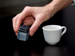 A Rolling Square SuperTiny 65W-os töltő olcsóbb az Amazonon. (Kép forrása: Rolling Square via Facebook)