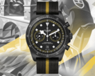A Tudor Pelagos FXD Chrono Yellow (a képen) egy saját fejlesztésű 43 mm-es, matt felületű, matt karbon-kompozit tokkal rendelkezik. (Kép forrása: Tudor)