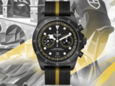 A Tudor Pelagos FXD Chrono Yellow (a képen) egy saját fejlesztésű 43 mm-es, matt felületű, matt karbon-kompozit tokkal rendelkezik. (Kép forrása: Tudor)