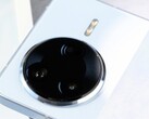 A Redmi K80 Ultra várhatóan úgy fog kinézni, mint a többi K80-as sorozatú telefon. (Kép forrása: Jack Yee)