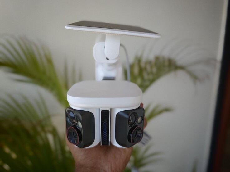 Baseus X1 Pro biztonsági kamera beépített 3 W-os napelemmel