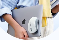 Az ESR MagMouse vezeték nélküli egér a világ első mágnesesen csatlakoztatható egere beépített töltőkábellel (Kép forrása: ESR)