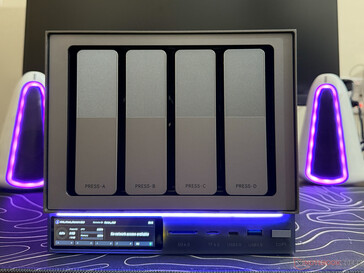 A NAS elülső része