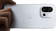 A OnePlus 13s. (Kép forrása: OnePlus)