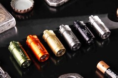 A Tank007 E25 EDC zseblámpa hat színben kapható.