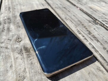 Honor X9b elülső képernyő (Kép forrása: Darryl Linington - NoteBookCheck)