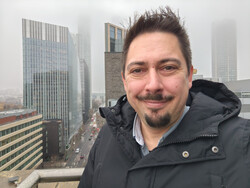 Szelfi a Honor Magic8 Lite készülékkel