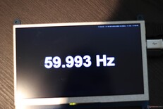 Legalább 60Hz-en fut, és nincs észrevehető bemeneti késleltetés