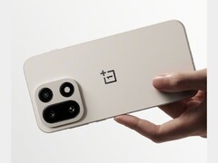 OnePlus 15 Sand Dune színváltozatban. (Kép forrása: OnePlus a Weibo-n)