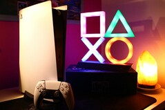 A PS5 digitális konzol képe