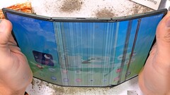 A Samsung Galaxy Z TriFold több gyenge pontja is van egy új tartóssági teszt szerint (Kép forrása: JerryRigEverything)