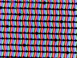 Az LC-kijelző klasszikus RGB szubpixel-mátrixot használ, amely egy piros, egy kék és egy zöld fénykibocsátó diódából áll.