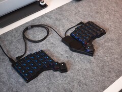 ZSA Navigator Trackpad Voyager billentyűzettel