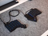 ZSA Navigator Trackpad Voyager billentyűzettel