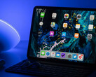 A chip-on-film technológiára való áttérés az iPad Pro energiahatékonyságának javulását is eredményezi, a képen látható régebbi modell. (Kép forrása: Daniel Korpai &amp; Unsplash)