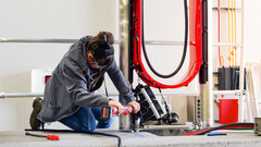 A Tesla mostantól kevesebb mint 48 óra alatt képes kijavítani a Supercharger-állomások gyújtogatási kárait (Kép forrása: Tesla)