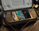 A „Humble Handhelds” csomag érvényessége 2026. augusztus 6-án jár le. A képen: egy Steam Deck a csomag borítóképével.
