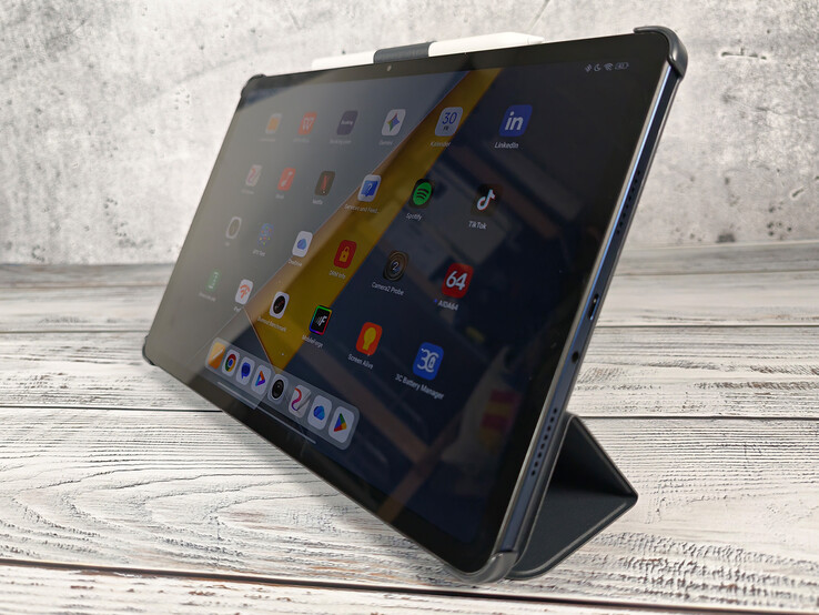 Pad M1 borítóval (Kép forrása: Daniel Schmidt)