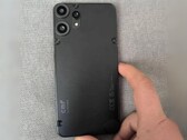 Más Redditors már megjegyezte, hogy a telefon lehet, hogy egy kicsivel kisebb, mint az elődje (Kép forrása: PanickCat via Reddit)