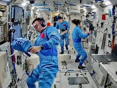 Néhány kínai űrhajós a kínai Tiangong űrállomáson (Kép forrása: China Manned Space Agency; vágott kép)