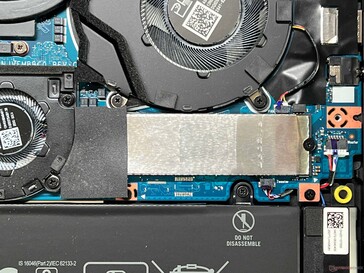 Elsődleges SSD-hely (PCIe 4.0 x4)
