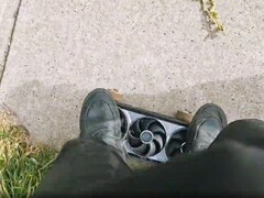 Asus Astral RTX 5080 gördeszkává átalakítva. (Kép forrása: ashleysaidwhat a Reddit-en)