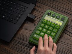 A 8BitDo Retro 18 Mechanical Numpad mostantól Xbox kiadással is rendelkezik.