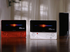 A Pocket Play további adatai is kiderültek. A képen: a játéktelefon három színváltozata.